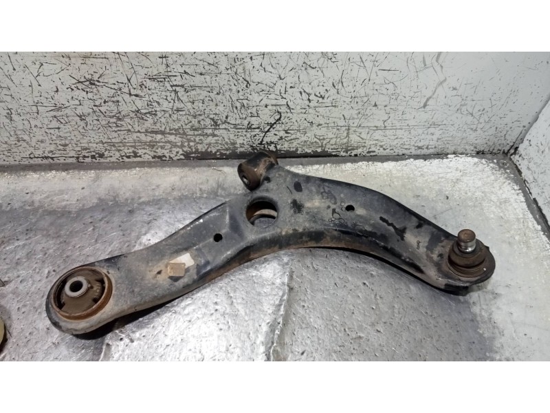 Recambio de brazo suspension inferior delantero derecho para ssangyong tivoli crystal 4x2 referencia OEM IAM   