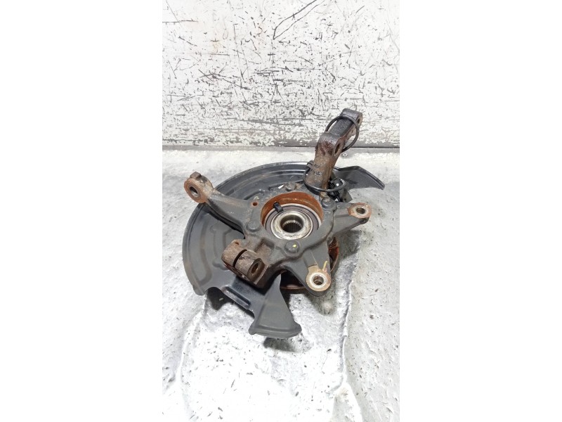 Recambio de mangueta delantera izquierda para ssangyong tivoli crystal 4x2 referencia OEM IAM   