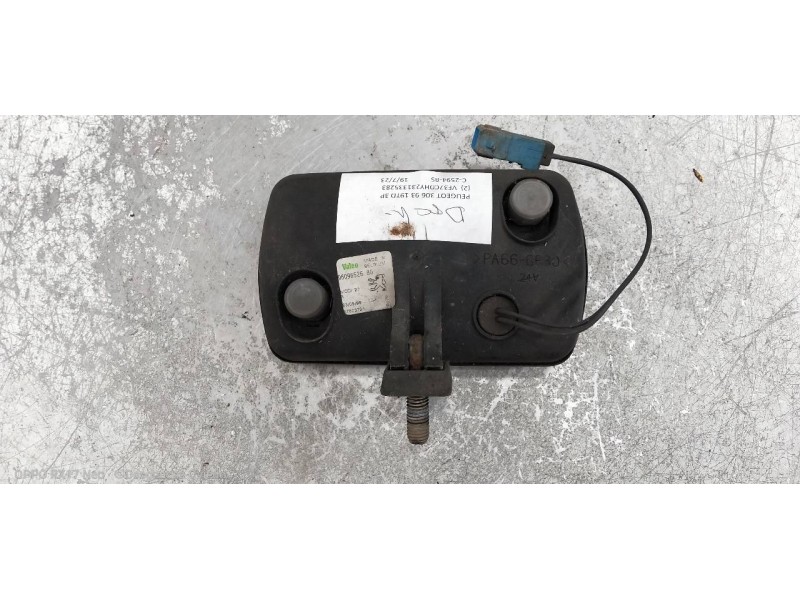 Recambio de faro antiniebla derecho para peugeot 306 berlina 3/4/5 puertas (s2) xs referencia OEM IAM 9609652680  