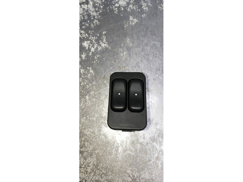 Recambio de mando elevalunas delantero izquierdo para opel meriva cosmo referencia OEM IAM 13363202 24409205 