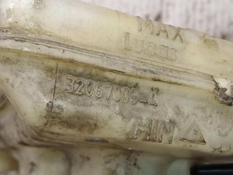 Recambio de bomba freno para volkswagen passat berlina (3b3) v6 tdi executive referencia OEM IAM 8E0611301E 320670094 