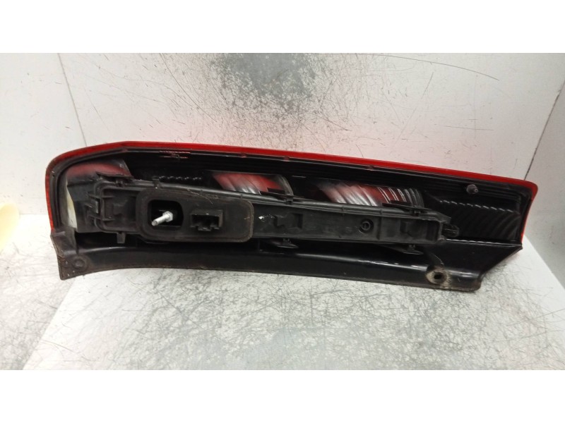 Recambio de piloto trasero derecho para ford fiesta (cbk) ghia referencia OEM IAM 2S6113N004  
