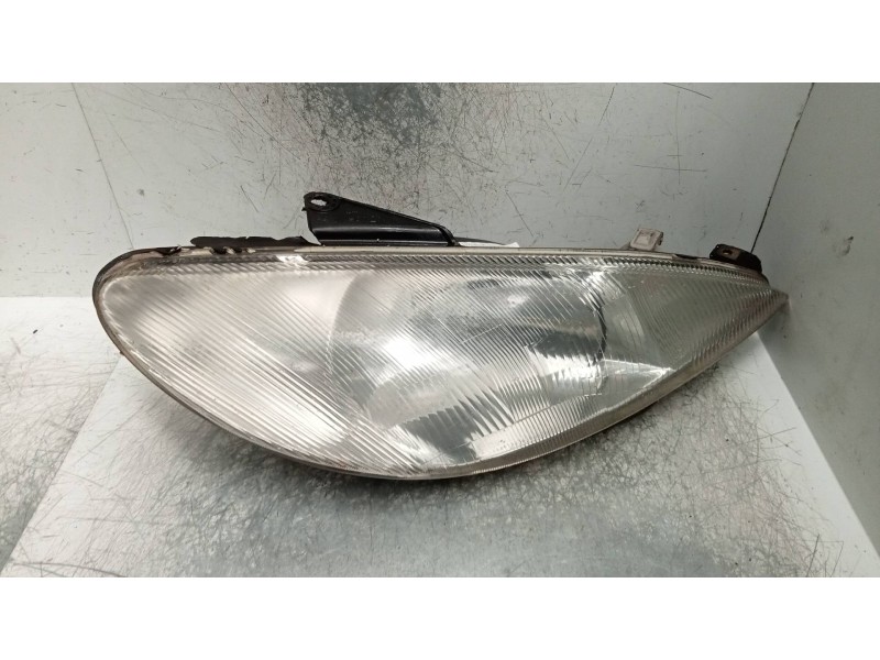 Recambio de faro derecho para peugeot 206 berlina x-line refri referencia OEM IAM   