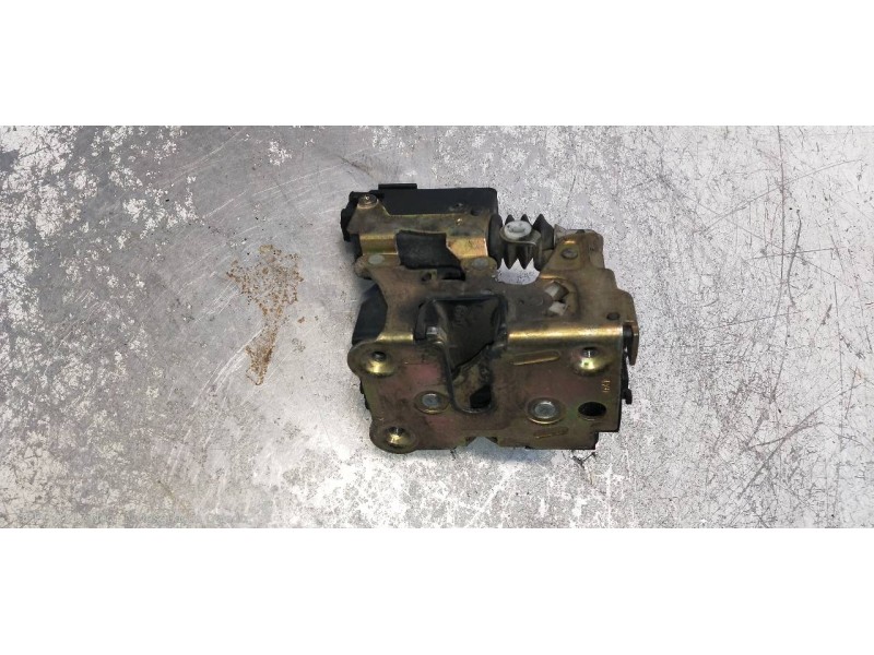 Recambio de motor cierre centralizado delantero derecho para renault twingo (co6) 1.2 privilege (c068/6c/6d) referencia OEM IAM 