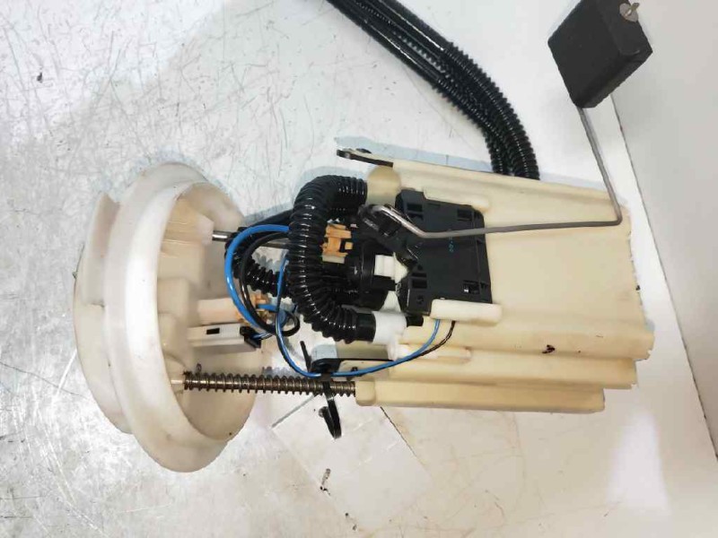 Recambio de bomba combustible para mercedes clase c (w204) berlina c 220 cdi blueefficiency (204.002) referencia OEM IAM 1582881