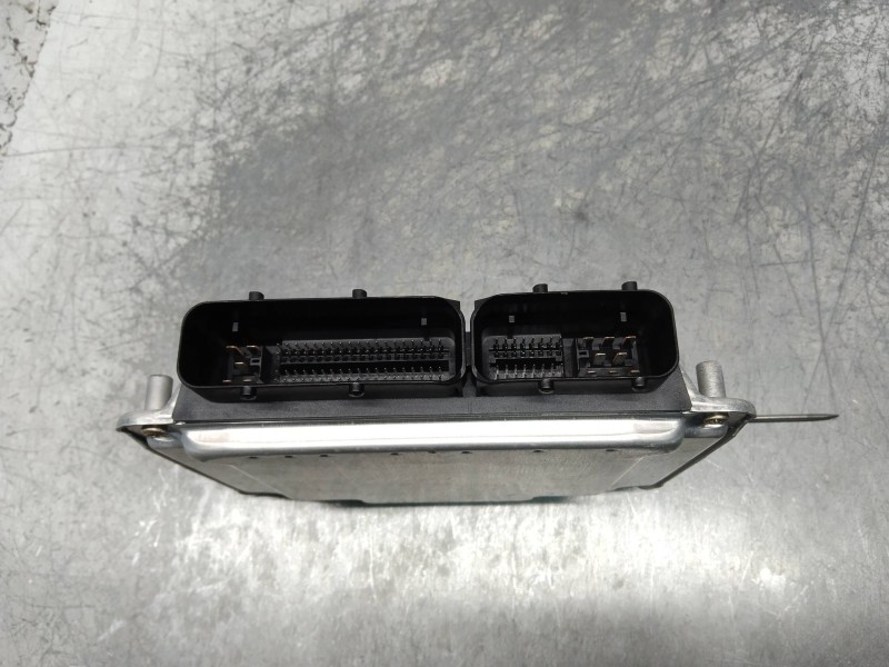 Recambio de centralita motor uce para volkswagen passat berlina (3b2) highline referencia OEM IAM 0281010305 038906019BK 