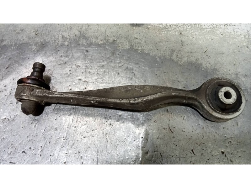 Recambio de brazo suspension superior delantero derecho para audi a4 berlina (b5) 2.4 referencia OEM IAM   