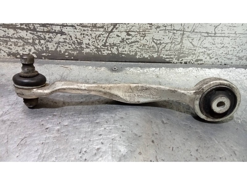 Recambio de brazo suspension superior delantero izquierdo para audi a4 berlina (b5) 2.4 referencia OEM IAM 4D0407511F  