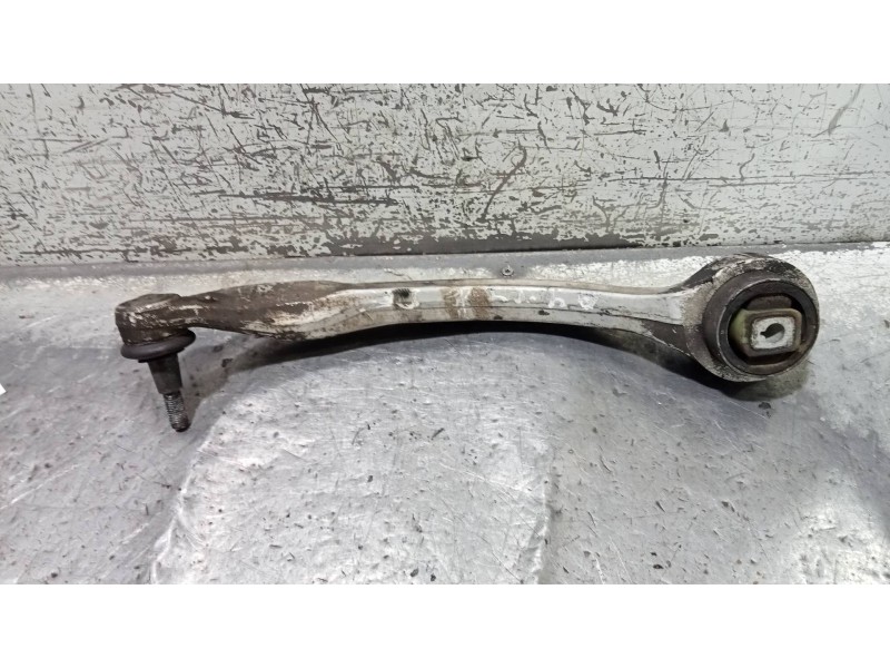 Recambio de brazo suspension inferior delantero derecho para audi a4 berlina (b5) 2.4 referencia OEM IAM 4D0407696J  