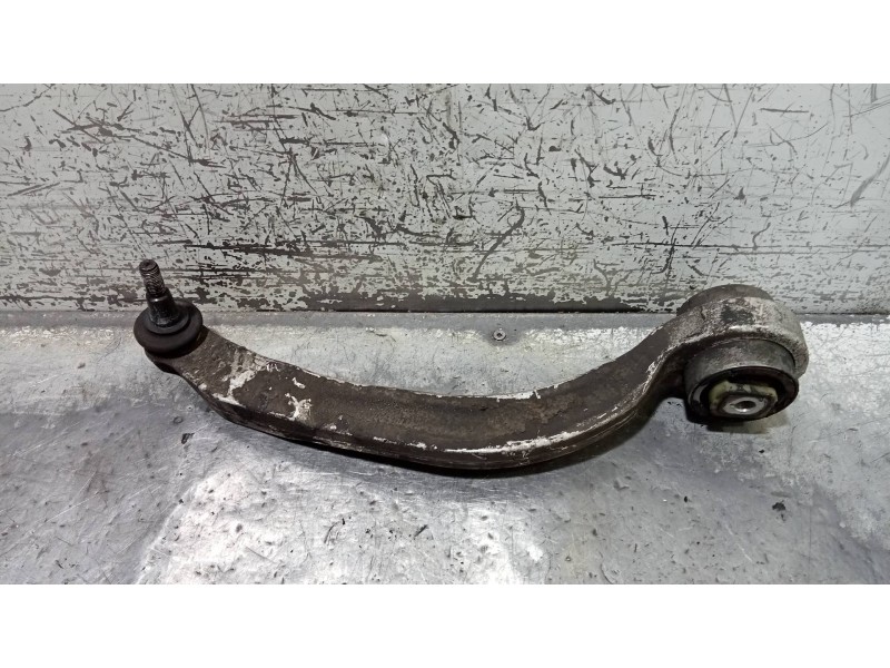 Recambio de brazo suspension inferior delantero derecho para audi a4 berlina (b5) 2.4 referencia OEM IAM 4D0407696J  