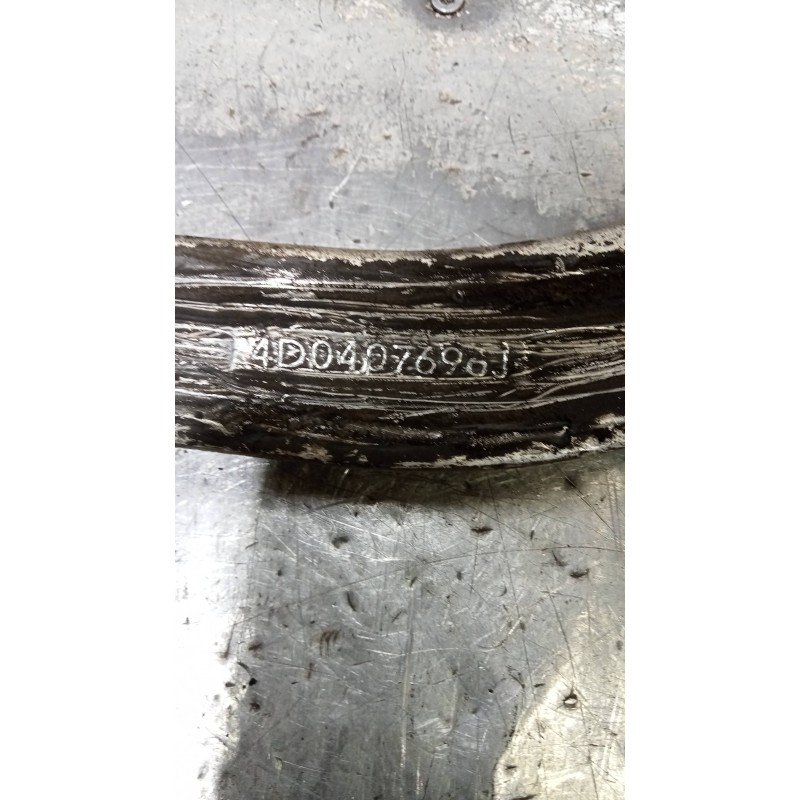 Recambio de brazo suspension inferior delantero derecho para audi a4 berlina (b5) 2.4 referencia OEM IAM 4D0407696J  