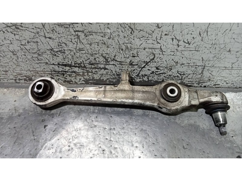 Recambio de brazo suspension inferior delantero derecho para audi a4 berlina (b5) 2.4 referencia OEM IAM 4D0407155J  