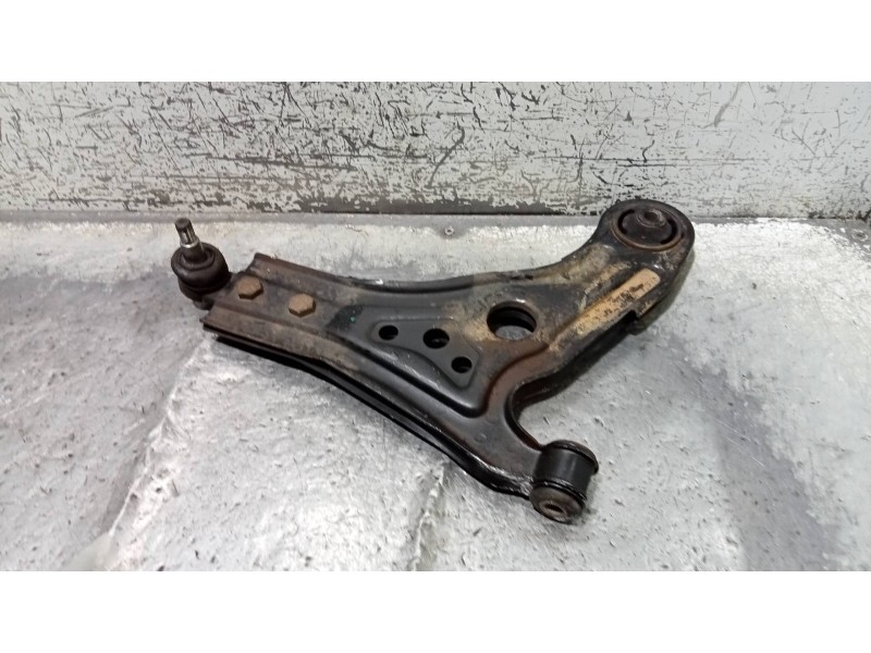 Recambio de brazo suspension inferior delantero derecho para daewoo kalos 1.4 se referencia OEM IAM   