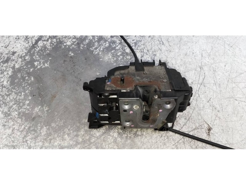 Recambio de motor cierre centralizado trasero derecho para renault clio iii confort expression referencia OEM IAM   