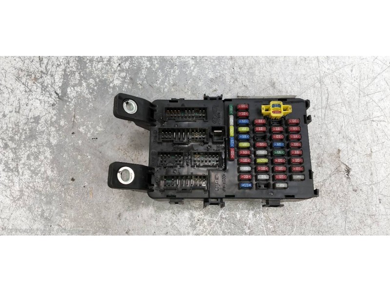 Recambio de caja reles / fusibles para hyundai accent (mc) gl crdi referencia OEM IAM 919501G010  