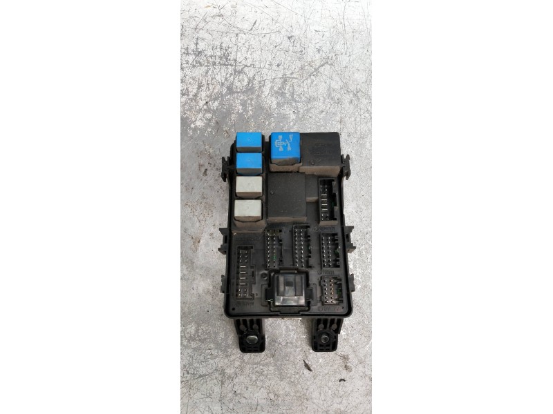 Recambio de caja reles / fusibles para hyundai accent (mc) gl crdi referencia OEM IAM 919501G010  