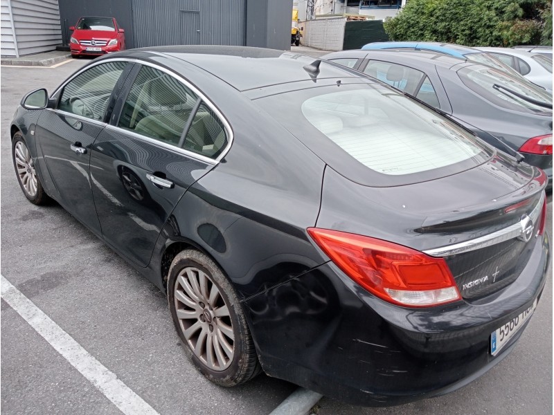 opel insignia berlina del año 2011