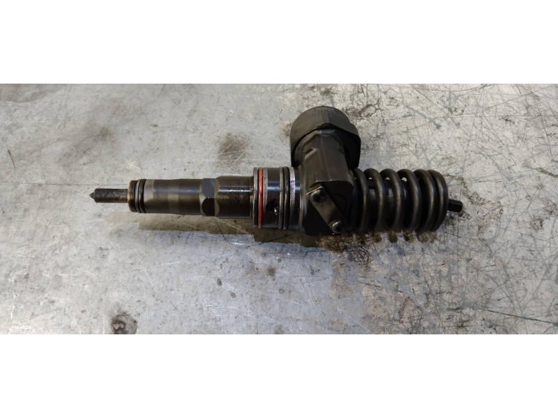 Recambio de inyector para volkswagen golf iv berlina (1j1) conceptline referencia OEM IAM 038130073 0414720015 