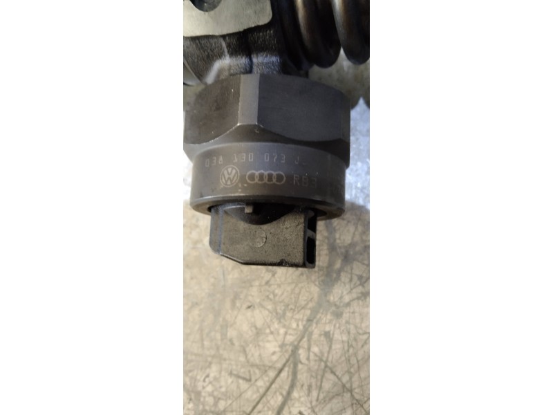 Recambio de inyector para volkswagen golf iv berlina (1j1) conceptline referencia OEM IAM 038130073 0414720015 