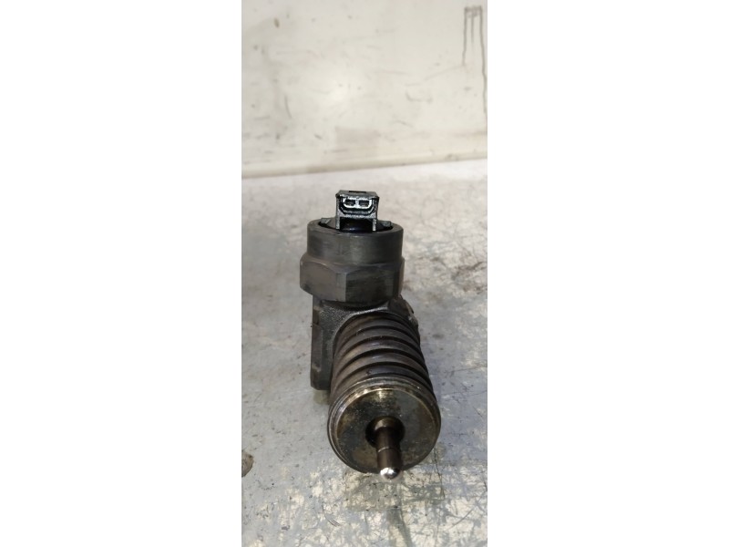 Recambio de inyector para volkswagen golf iv berlina (1j1) conceptline referencia OEM IAM 038130073 0414720015 