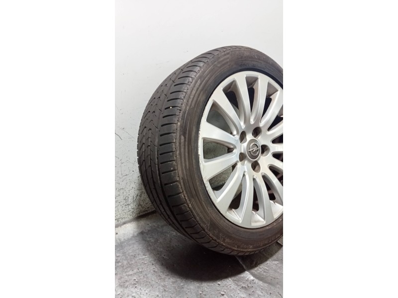 Recambio de juego llantas para opel insignia berlina edition referencia OEM IAM  CUBIERTAS 245/45/18
