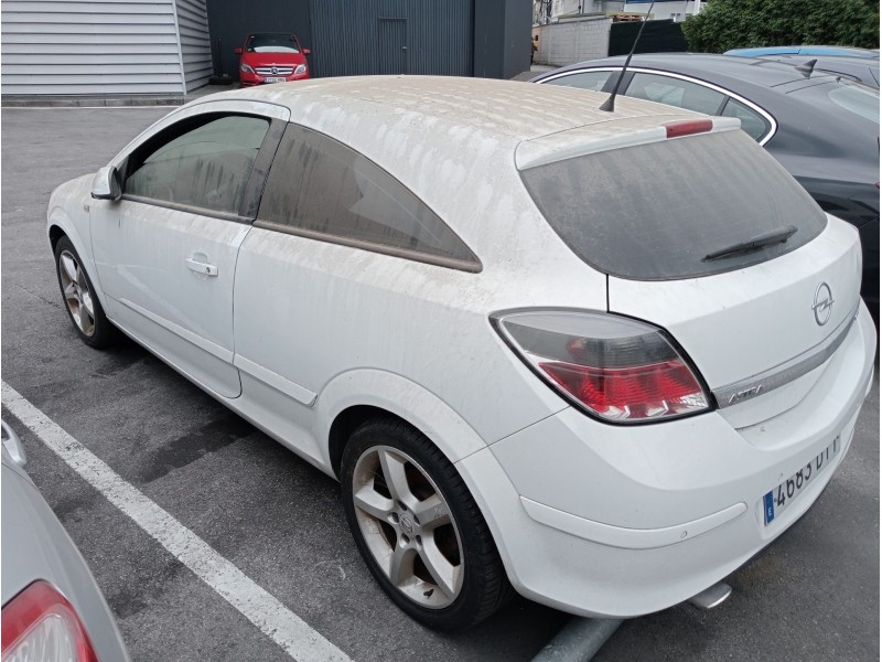 opel astra gtc del año 2005