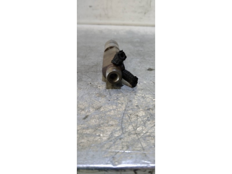 Recambio de inyector para seat ibiza (6l1) stella referencia OEM IAM 028130203F 0432193600 