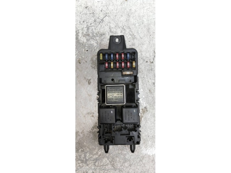 Recambio de caja reles / fusibles para mitsubishi space star (dg0) 1900 di-d comfort referencia OEM IAM MB953355  