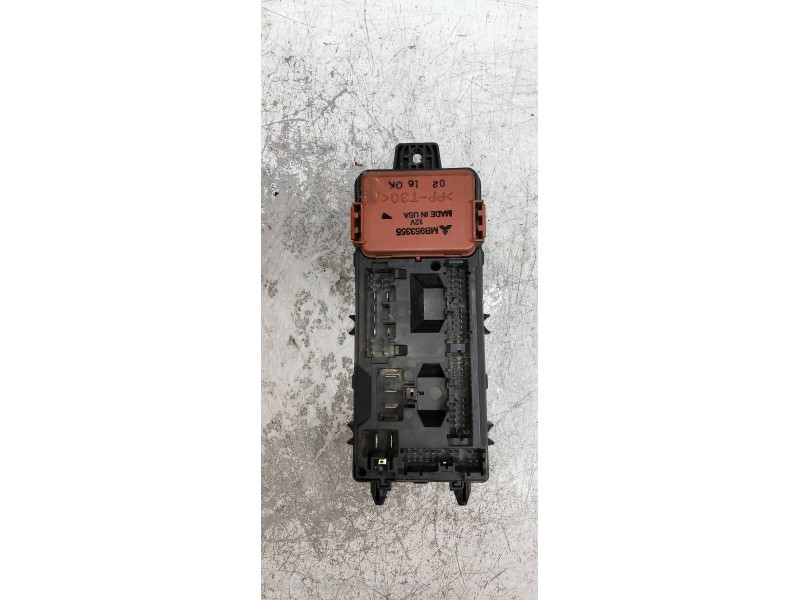 Recambio de caja reles / fusibles para mitsubishi space star (dg0) 1900 di-d comfort referencia OEM IAM MB953355  