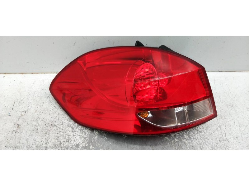 Recambio de piloto trasero izquierdo para renault clio grandtour authentique referencia OEM IAM 8200586843  