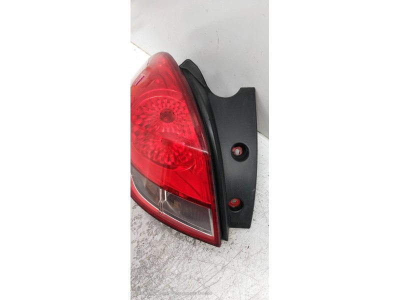 Recambio de piloto trasero izquierdo para renault clio grandtour authentique referencia OEM IAM 8200586843  