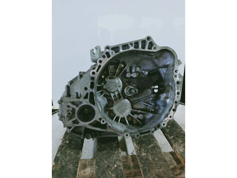 Recambio de caja cambios para toyota auris active referencia OEM IAM 14A03752  6V