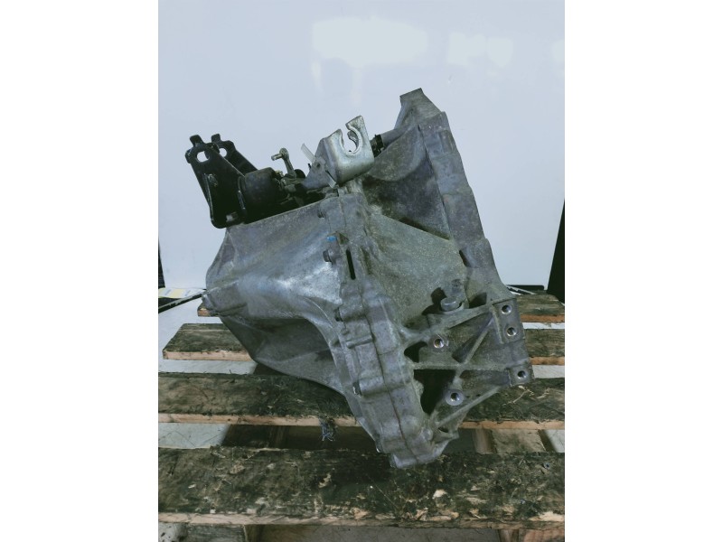 Recambio de caja cambios para toyota auris active referencia OEM IAM 14A03752  6V