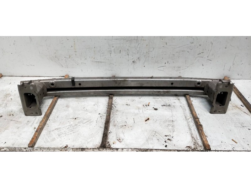 Recambio de refuerzo paragolpes delantero para toyota auris active referencia OEM IAM   