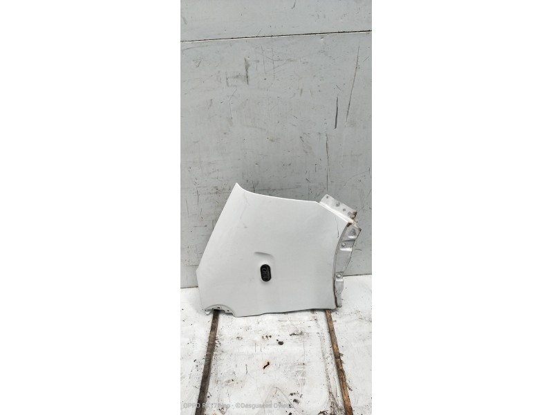 Recambio de aleta delantera derecha para renault mascott fg 160. 35/55/65 cabina individual referencia OEM IAM   