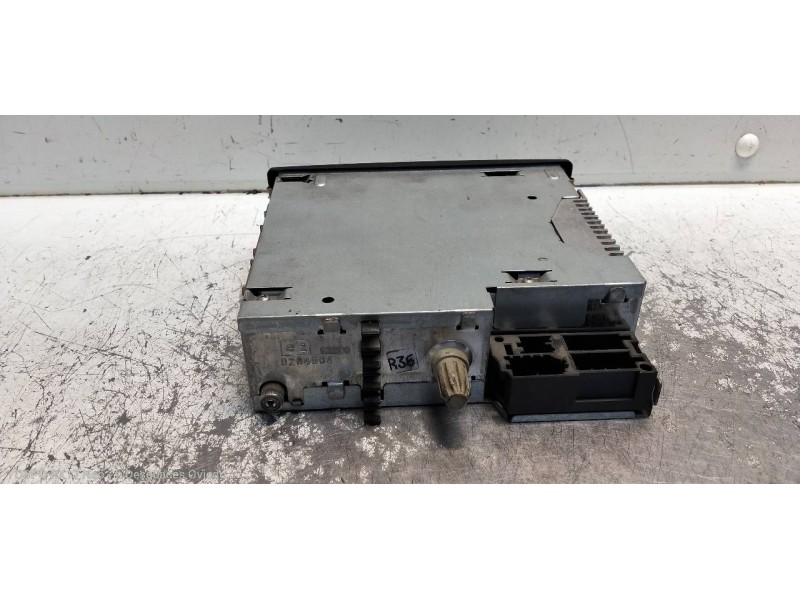 Recambio de sistema audio / radio cd para renault mascott fg 160. 35/55/65 cabina individual referencia OEM IAM 8200354522  