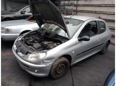 peugeot 206 berlina del año 2000