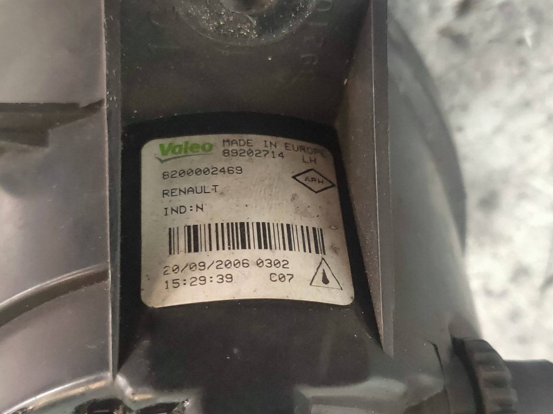 Recambio de faro antiniebla izquierdo para renault clio iii confort dynamique referencia OEM IAM 8200002469 89202714 