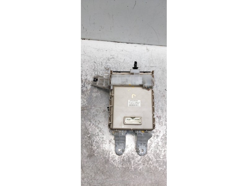 Recambio de caja reles / fusibles para toyota auris active referencia OEM IAM 8273002J70A 279411F14 