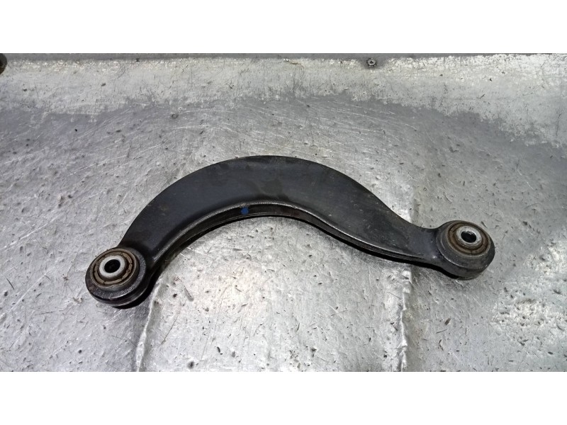 Recambio de brazo suspension superior trasero izquierdo para ford focus lim. (cb8) sport referencia OEM IAM AV615500AB  