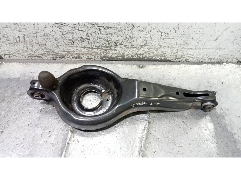 Recambio de brazo suspension inferior trasero izquierdo para ford focus lim. (cb8) sport referencia OEM IAM   