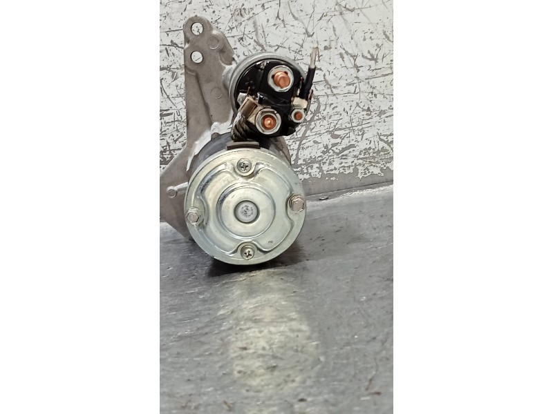 Recambio de motor arranque para renault clio iv dynamique referencia OEM IAM 233000557R  