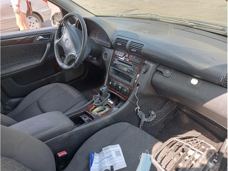 mercedes clase c (w203) berlina del año 2004