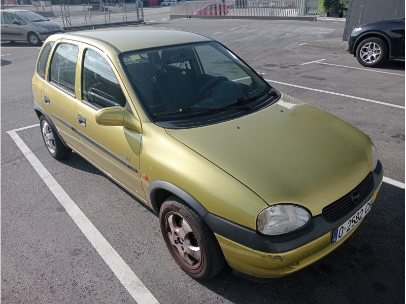 opel corsa b del año 2000
