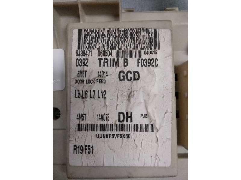 Recambio de caja reles / fusibles para ford focus berlina (cap) st referencia OEM IAM F0392C 6M5T14014GCD 4M5T14A073DH