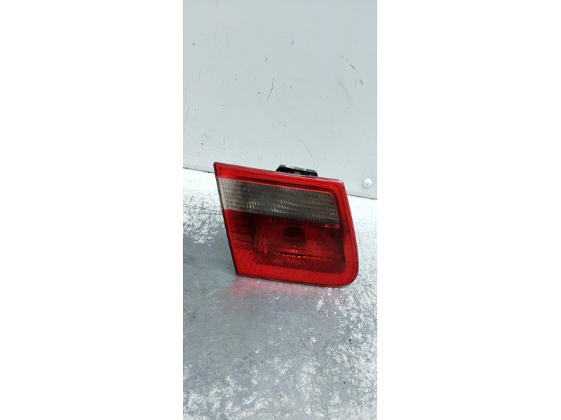 Recambio de piloto trasero izquierdo interior para bmw serie 3 touring (e46) 320d referencia OEM IAM   