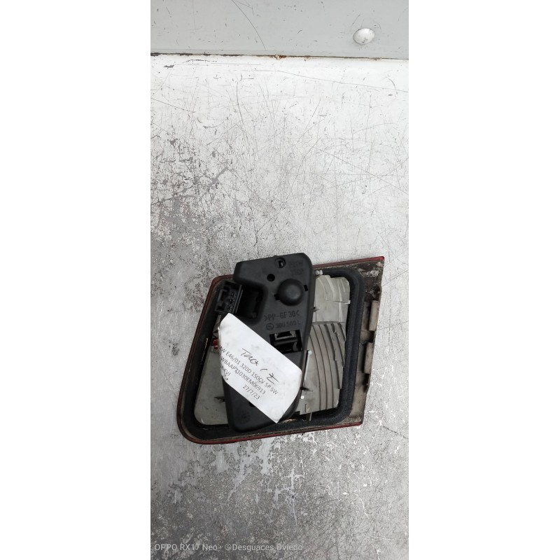 Recambio de piloto trasero izquierdo interior para bmw serie 3 touring (e46) 320d referencia OEM IAM   