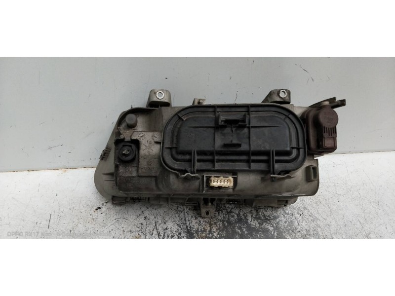 Recambio de faro derecho para peugeot 806 srdt referencia OEM IAM   