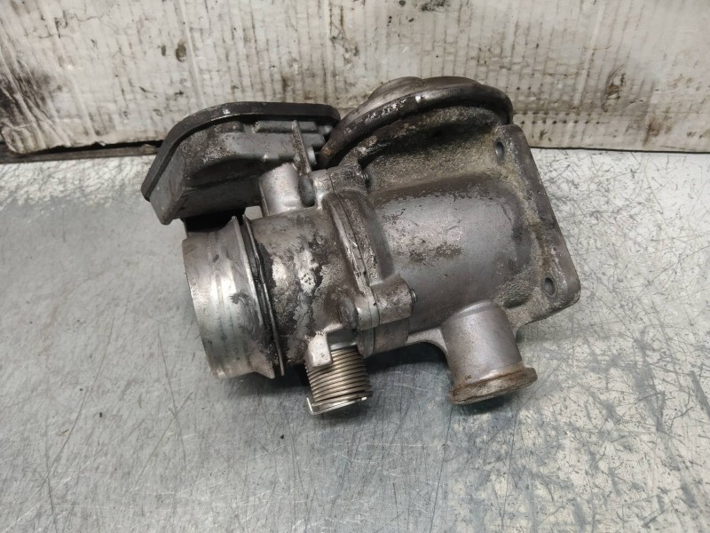Recambio de valvula egr para bmw serie 5 berlina (e60) 520d referencia OEM IAM 70045000 7804380 