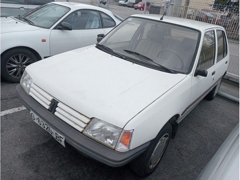 peugeot 205 berlina del año 1992
